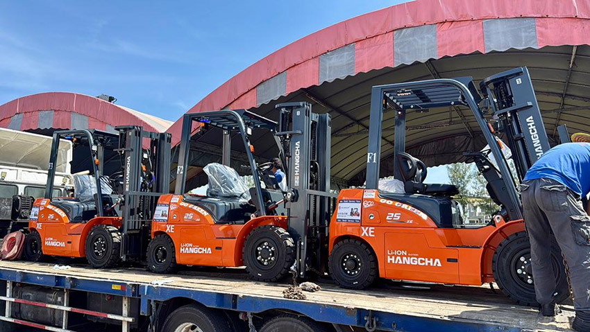 03-L.S.K-GROUP-HANGCHA-Dealer-HS-Group-Successfully-Delivers-Li-ion-Forklifts-to-L.jpg