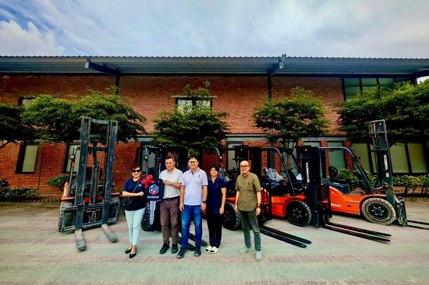 04-L.S.K-GROUP-HANGCHA-Dealer-HS-Group-Successfully-Delivers-Li-ion-Forklifts-to-L.jpg